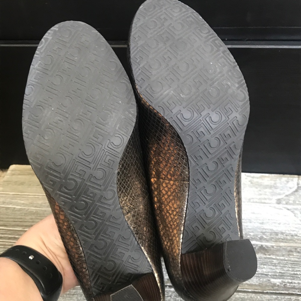 ⭐️ New Liz Claiborne Faux Snake Skin  Heels - Picture 5 of 7